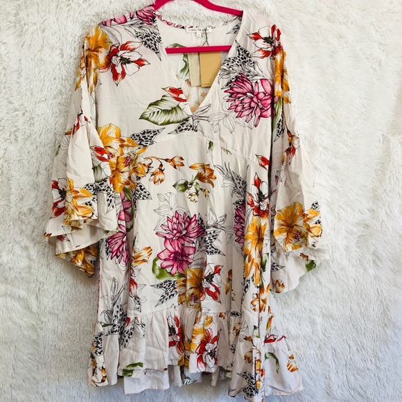 lable of love Dresses & Skirts - Lable of love Beige Floral Dress size m